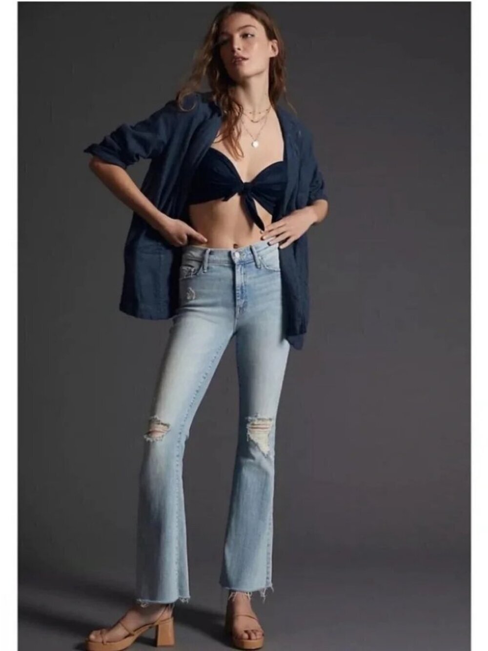 MOTHER The Weekender Fray Jeans Action Shot Wash Flare Raw Hem Denim 28
